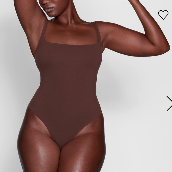 SKIMS Tops - SKIMS FITS EVERYBODY CAMI BODYSUIT